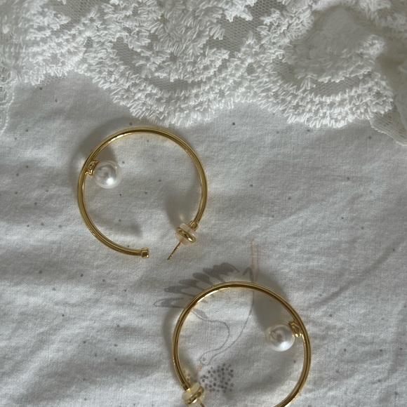 Earring - Picture 3 of 7